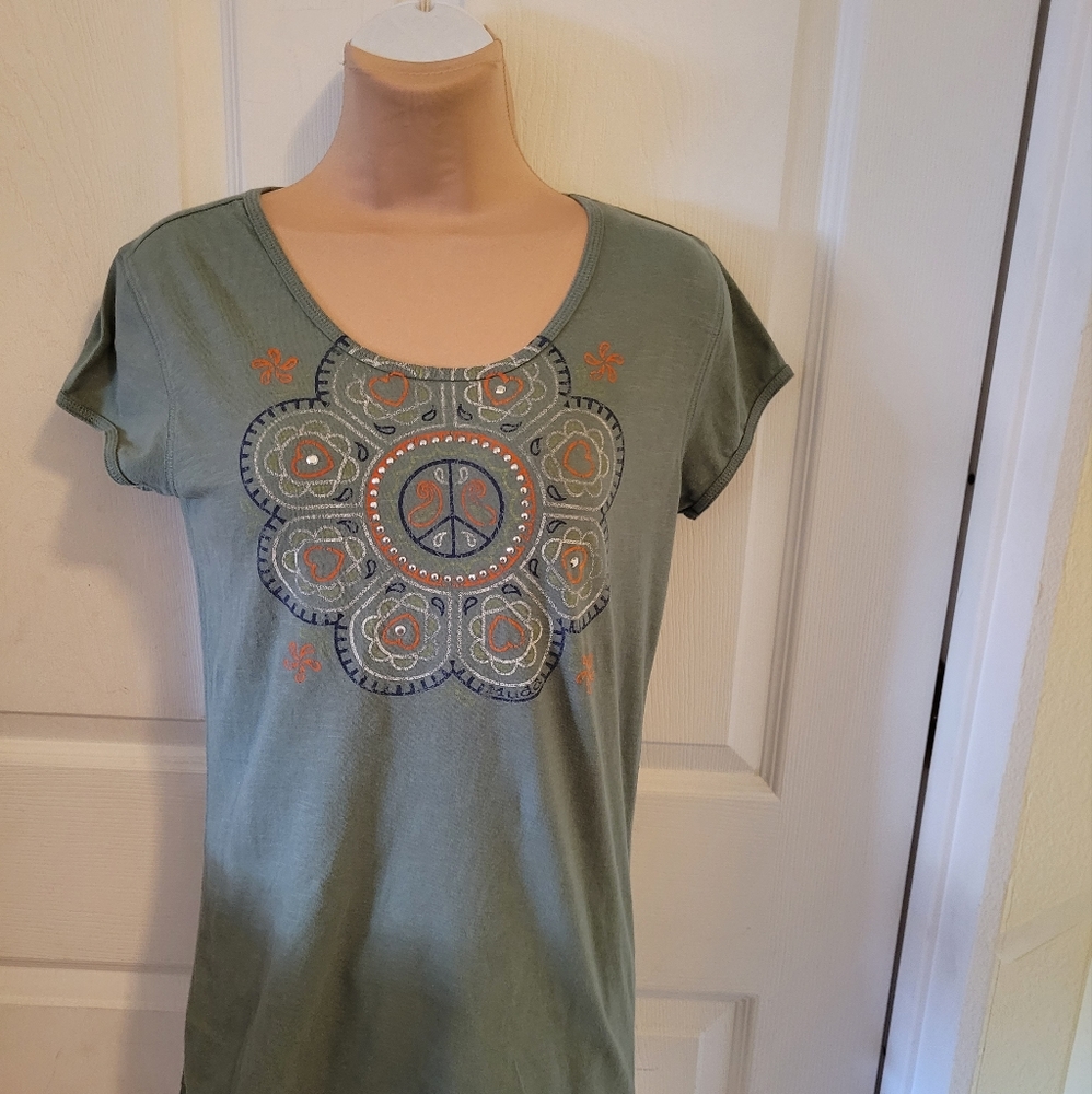 Tee - Picture 1 of 4